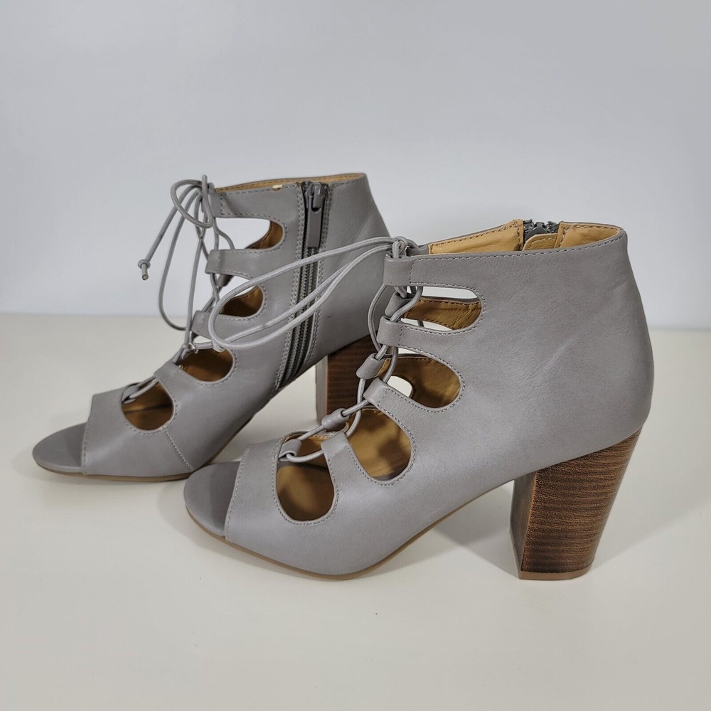 Chinese Laundry Block Heel Gray Lace Up Sandals  Zipper Peep Toe Size 6 wood